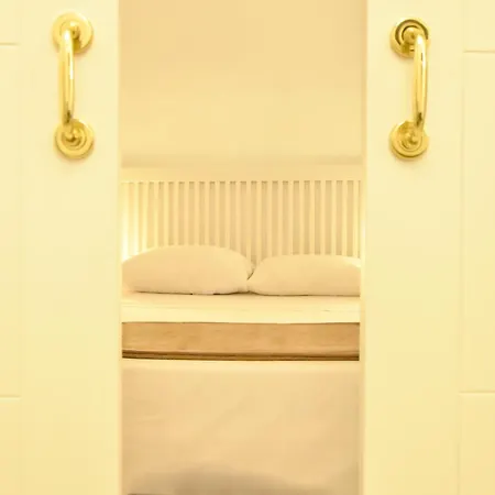 New! Boutique | Only Adults 아파트 세비야